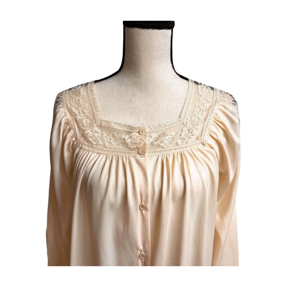 Diane Von Furstenberg for I.Magnin, Vintage Nightgown Nylon Medium - Picture 3 of 9